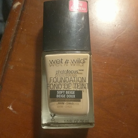 Wet n Wild Photo Focus Foundation - Picture 2 of 3
